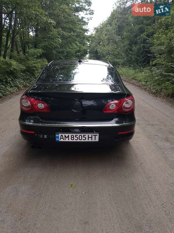 Купе Volkswagen CC / Passat CC 2010 в Радомышле