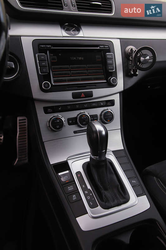 Купе Volkswagen CC / Passat CC 2013 в Львове
