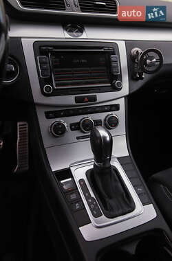 Купе Volkswagen CC / Passat CC 2013 в 