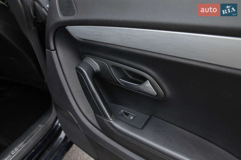 Купе Volkswagen CC / Passat CC 2013 в Львове