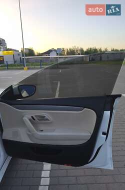 Купе Volkswagen CC / Passat CC 2011 в 