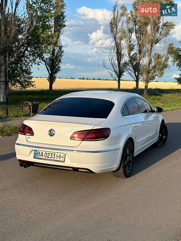 Купе Volkswagen CC / Passat CC 2013 в Дніпрі