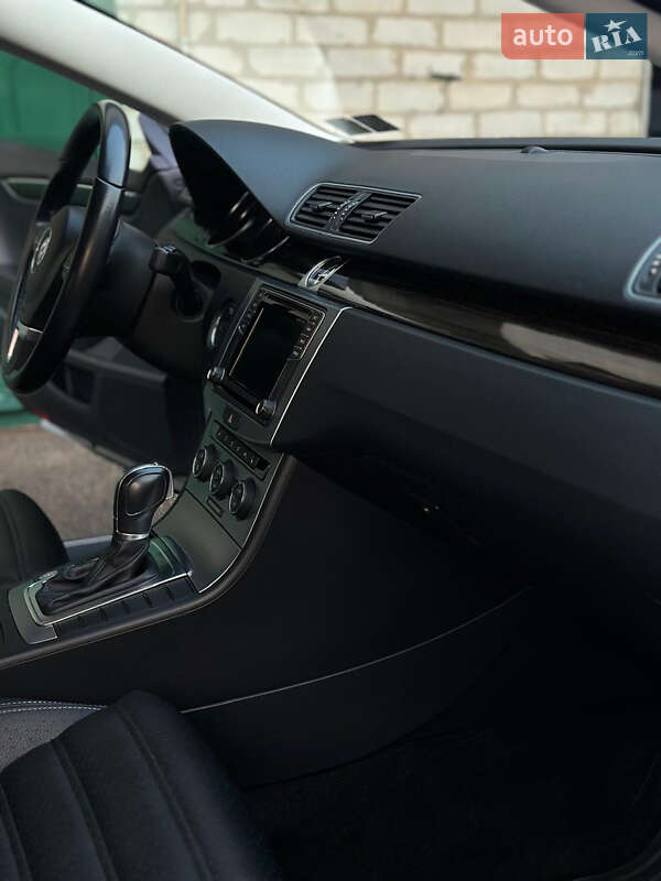 Купе Volkswagen CC / Passat CC 2016 в Киеве