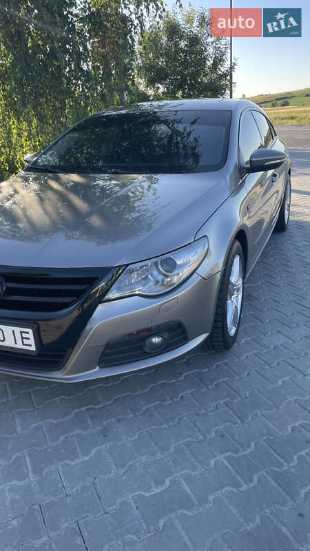 Купе Volkswagen CC / Passat CC 2010 в Мукачевому