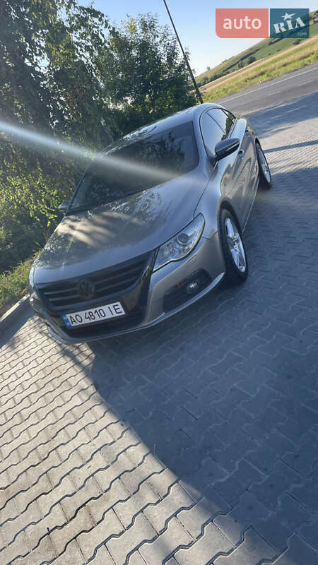 Купе Volkswagen CC / Passat CC 2010 в Мукачевому