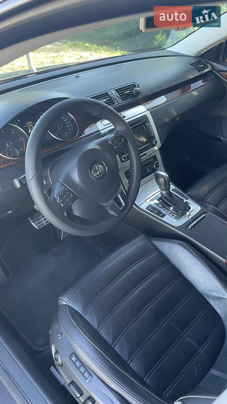 Купе Volkswagen CC / Passat CC 2010 в Мукачевому