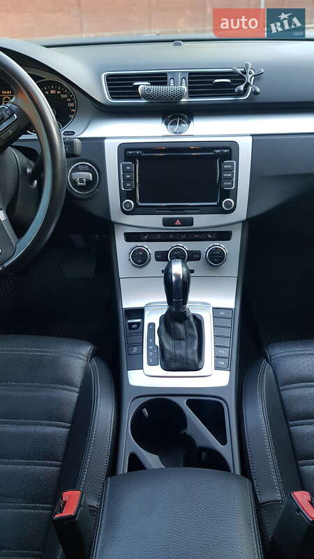 Купе Volkswagen CC / Passat CC 2013 в Львові