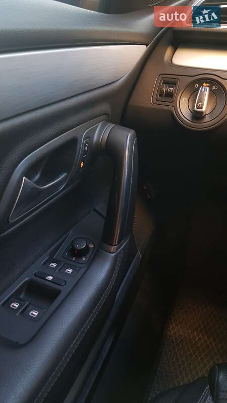 Купе Volkswagen CC / Passat CC 2013 в Львові