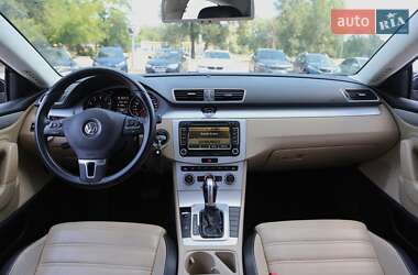 Купе Volkswagen CC / Passat CC 2013 в 