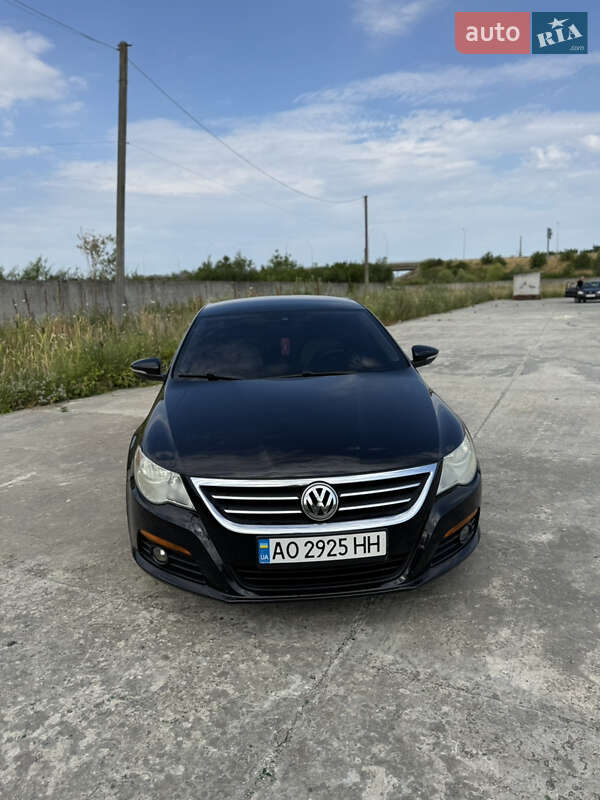 Купе Volkswagen CC / Passat CC 2009 в Ужгороді