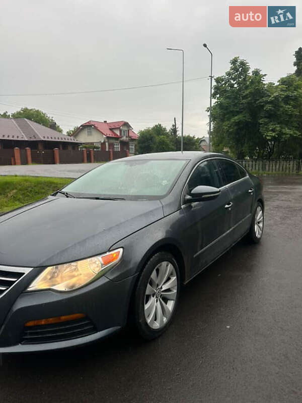 Купе Volkswagen CC / Passat CC 2010 в Стрые