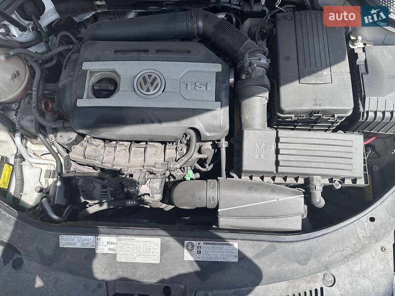 Купе Volkswagen CC / Passat CC 2012 в Житомирі