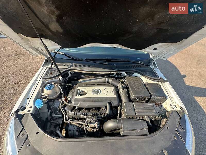 Купе Volkswagen CC / Passat CC 2010 в Чернігові