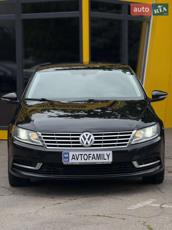 Купе Volkswagen CC / Passat CC 2015 в Киеве