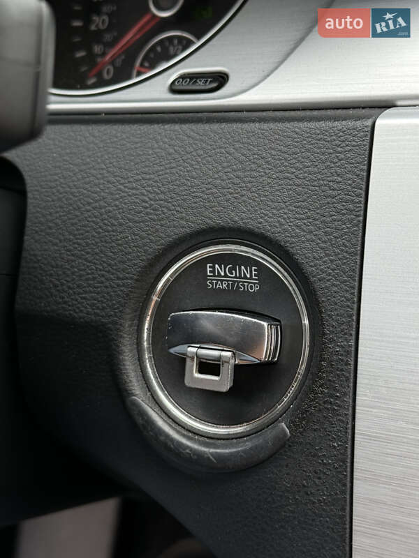 Купе Volkswagen CC / Passat CC 2015 в Киеве