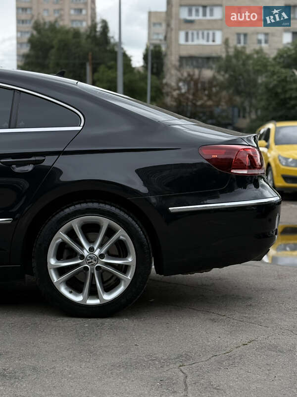Купе Volkswagen CC / Passat CC 2015 в Киеве