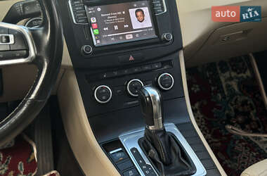 Купе Volkswagen CC / Passat CC 2012 в 