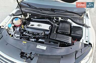 Купе Volkswagen CC / Passat CC 2013 в 