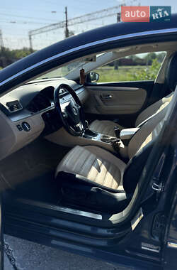 Купе Volkswagen CC / Passat CC 2013 в 