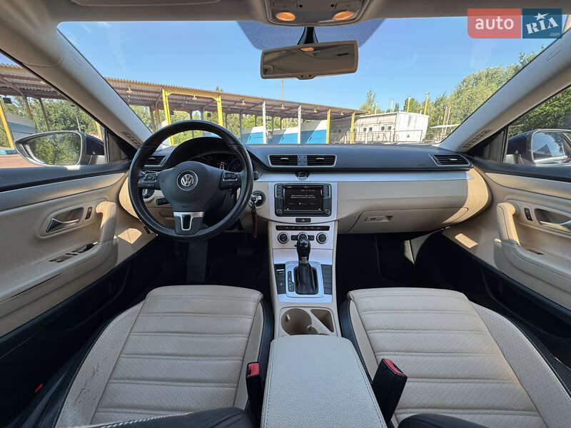 Купе Volkswagen CC / Passat CC 2015 в Киеве