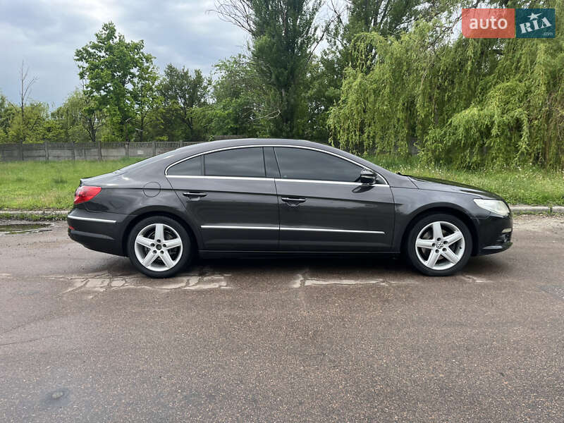 Купе Volkswagen CC / Passat CC 2010 в Киеве