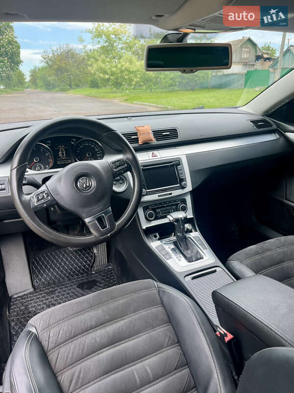 Купе Volkswagen CC / Passat CC 2010 в Киеве