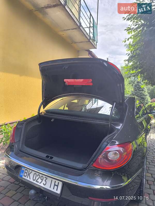 Купе Volkswagen CC / Passat CC 2010 в Дубно