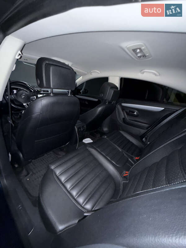 Купе Volkswagen CC / Passat CC 2016 в Києві