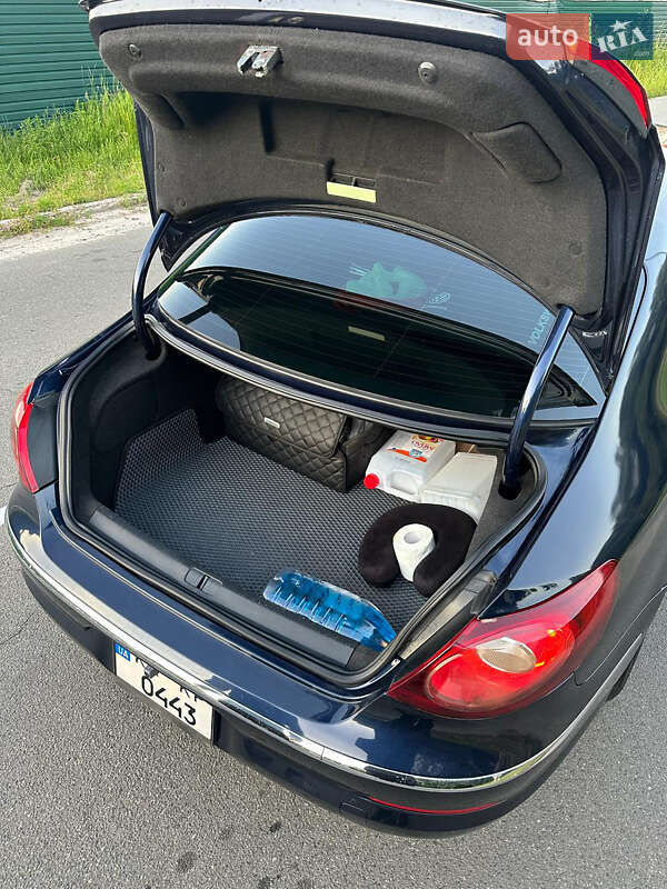 Купе Volkswagen CC / Passat CC 2010 в Киеве