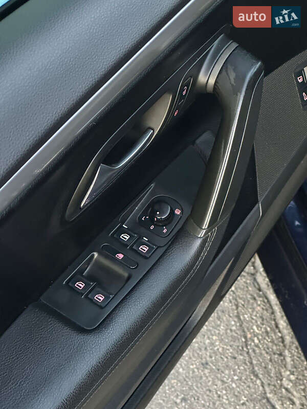 Купе Volkswagen CC / Passat CC 2010 в Киеве