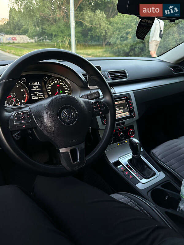 Купе Volkswagen CC / Passat CC 2010 в Киеве