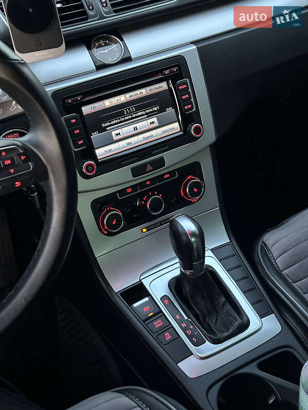 Купе Volkswagen CC / Passat CC 2010 в Киеве