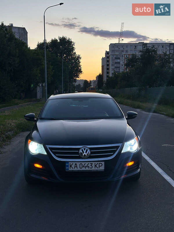Купе Volkswagen CC / Passat CC 2010 в Киеве