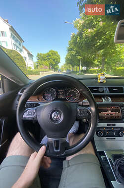 Купе Volkswagen CC / Passat CC 2011 в 