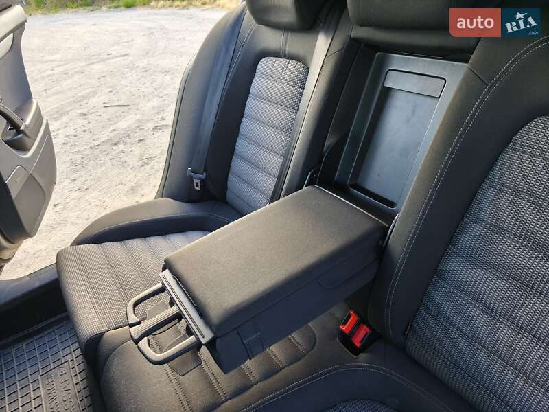 Купе Volkswagen CC / Passat CC 2010 в Южному