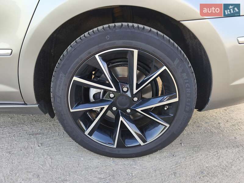 Купе Volkswagen CC / Passat CC 2010 в Южному