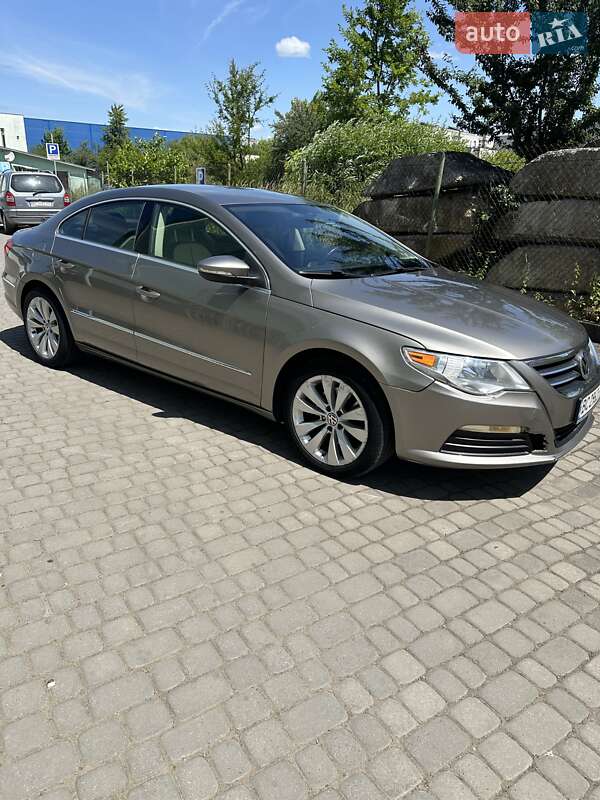 Купе Volkswagen CC / Passat CC 2011 в Львові