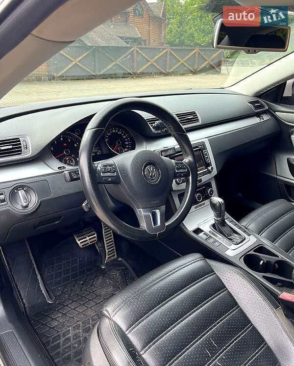 Купе Volkswagen CC / Passat CC 2011 в Львові