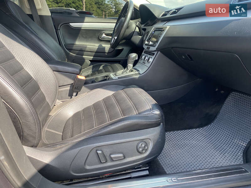 Купе Volkswagen CC / Passat CC 2013 в Львове