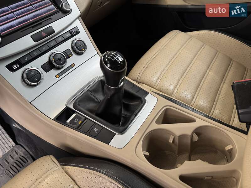 Купе Volkswagen CC / Passat CC 2013 в Києві