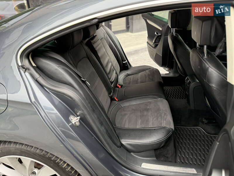 Купе Volkswagen CC / Passat CC 2012 в Ужгороді