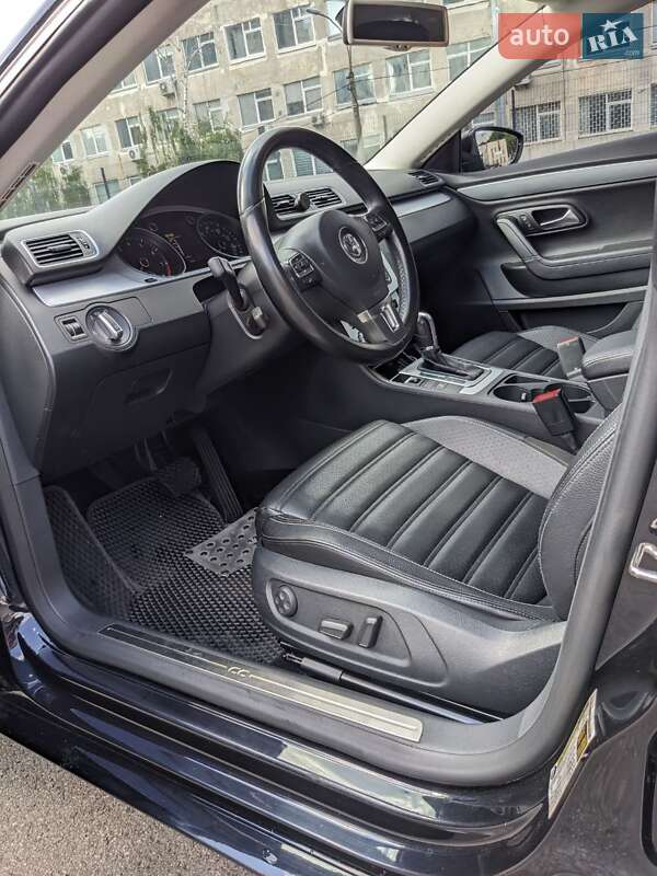 Купе Volkswagen CC / Passat CC 2014 в Киеве
