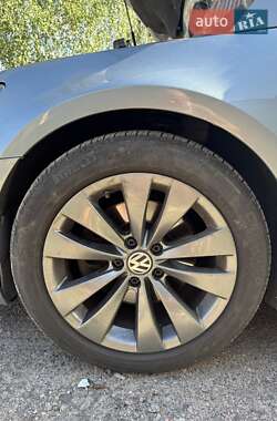 Купе Volkswagen CC / Passat CC 2011 в 