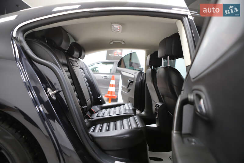 Купе Volkswagen CC / Passat CC 2012 в Дрогобичі