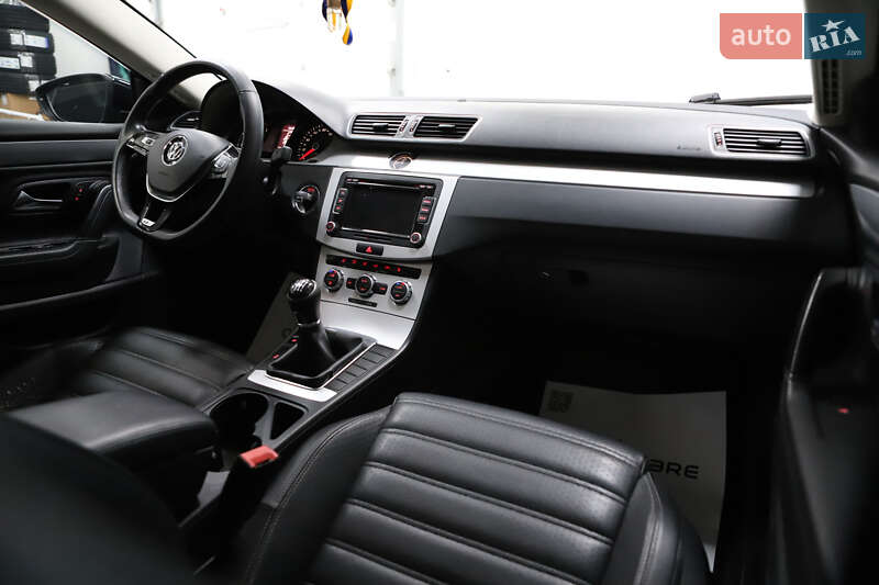 Купе Volkswagen CC / Passat CC 2012 в Дрогобичі