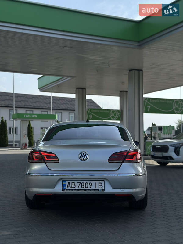 Купе Volkswagen CC / Passat CC 2012 в Києві