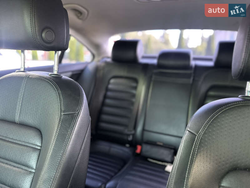 Купе Volkswagen CC / Passat CC 2012 в Києві