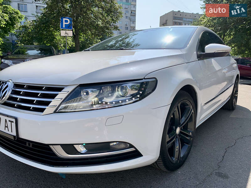 Купе Volkswagen CC / Passat CC 2012 в Киеве