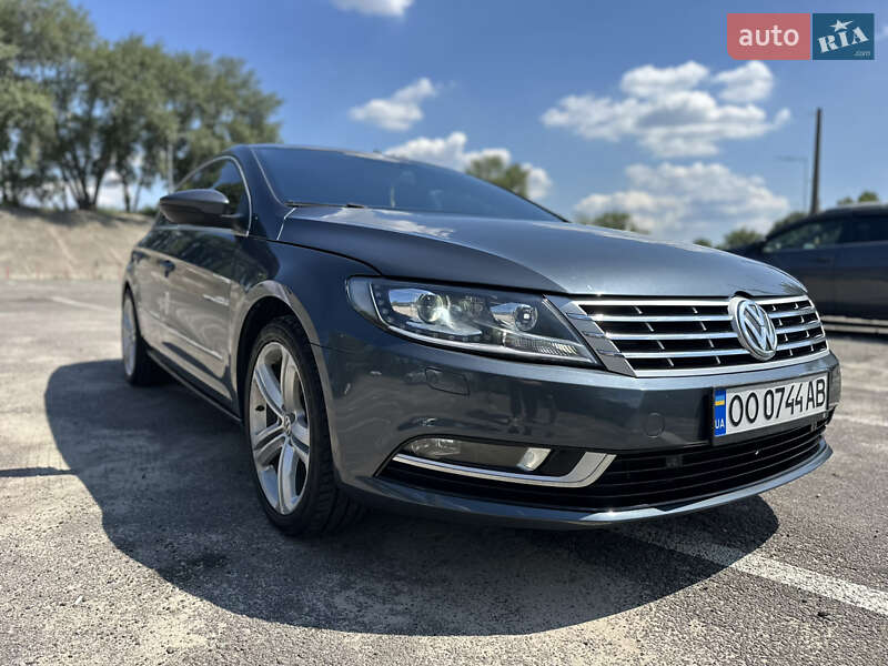 Купе Volkswagen CC / Passat CC 2012 в Киеве