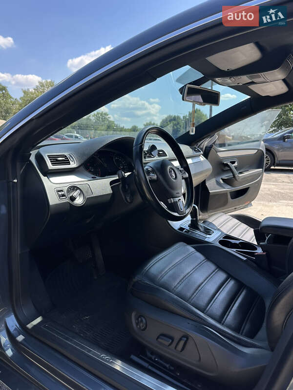 Купе Volkswagen CC / Passat CC 2012 в Киеве